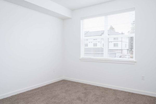 $2,078 / 2br - 934ft2 - We have the perfect 2 bed 2 bath for you and your pets! Tour today! (Oregon City - Beavercreek)63895124583683123