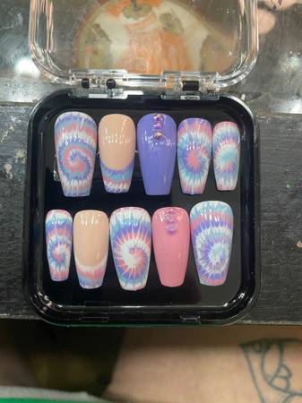Custom Press-On Nail Sets Perfect Sized for You!63843456214657123