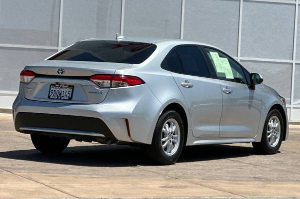 2022 Toyota Corolla Hybrid sedan Classic Silver - $11,988 (_Toyota _ _ Corolla Hybrid _)63469888522113122