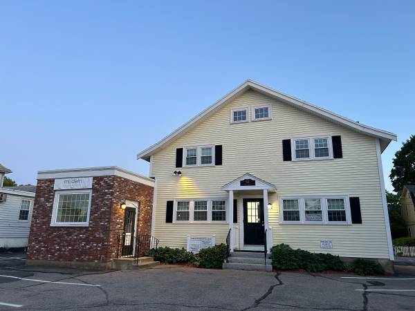 $1,250 / 600ft2 - Needham  High Visibility office or retail space- $1250.00 (Needham)63655220305795120