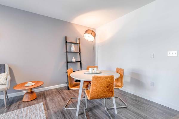 $2,381 / 1br - High Ceilings, Bike Storage Room, 1/bd (6900 Green Lake Way N, Seattle, WA)63838111532545122