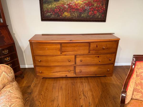 High Quality Wood Dresser 1