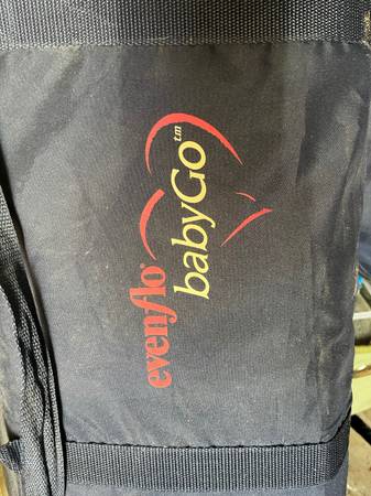 Even Flo BabyGo pack and Play 1