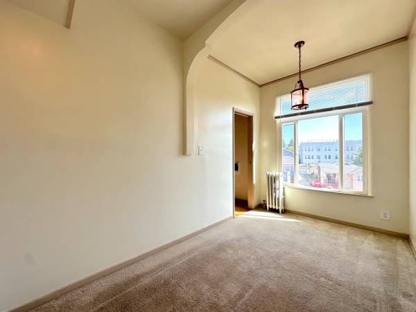 $1,950 / 1br - 500ft2 - Video&Plan! Top Floor, Sunny, Exposed Beam Ceilings, Renovated (oakland lake merritt / grand)63888988980865124