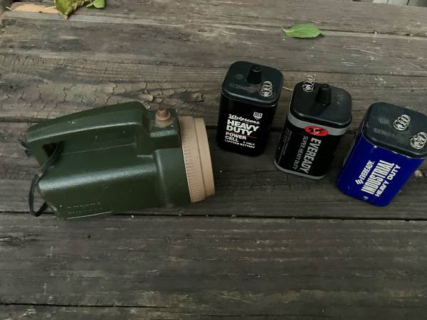 heavy duty flashlight with 3 lantern batteries 1
