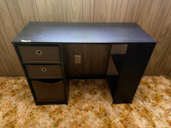 Desk 1