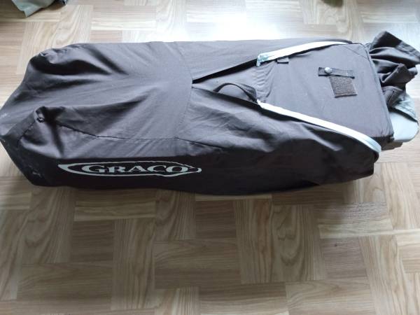 Graco pack and play 1