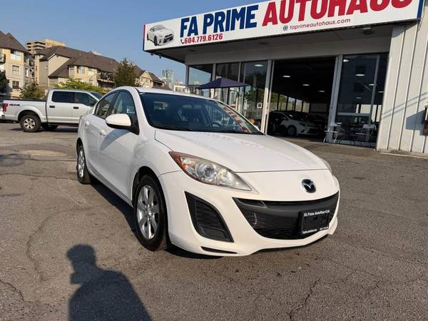 2011 MAZDA 3 ** LOW KM ** 1