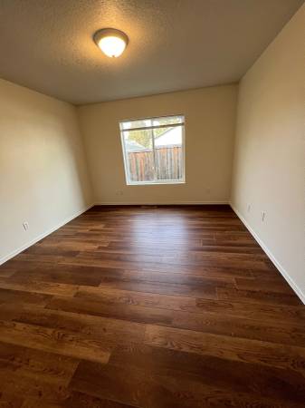 $2,295 / 3br - 1212ft2 - Duplex de Old Mill, 3 Habitaciones, 2 Baños, Calefacción de Gas, Conexiones para Lavadora/Secadora y Garaje Doble!63839289891587124