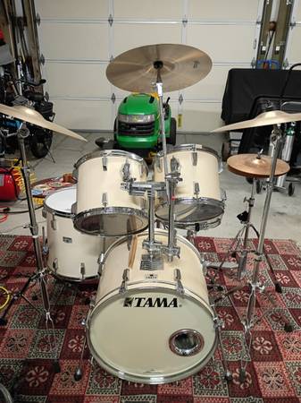 Tama 5 piece Drum Set 1