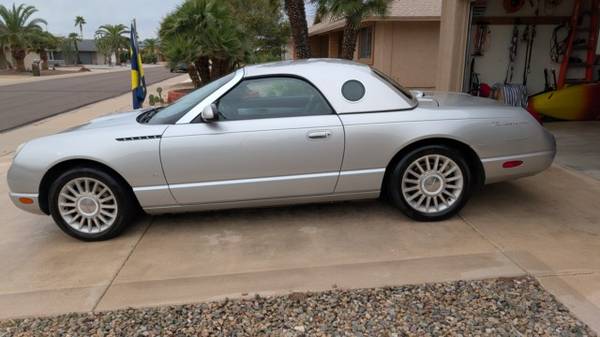 2004 Ford Thunderbird 1