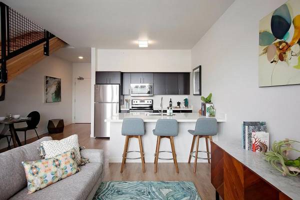 $2,251 / 2br - 1083ft2 - Reserved Parking, Firepit, Private Garages, Microwaves63956925046659122