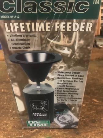 Classic lifetime deer feeder 1