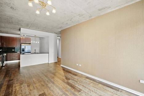 $3,500 / 2br - 1200ft2 - West Loop Apartment (West Loop)63781420134019124