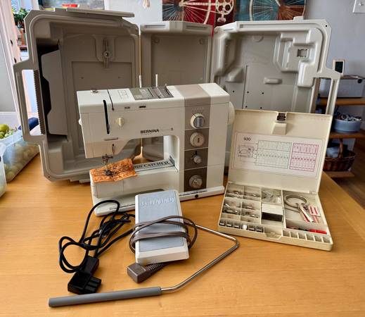 Bernina 930 Record Electronic Sewing Machine 1