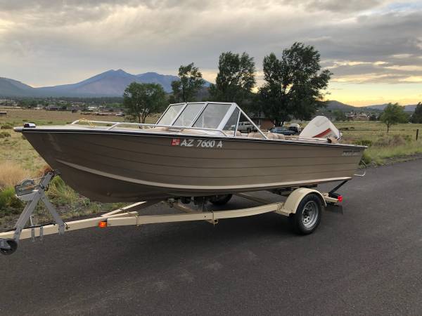 SUPER NICE 1980 17’ Open Bow Smokercraft 1