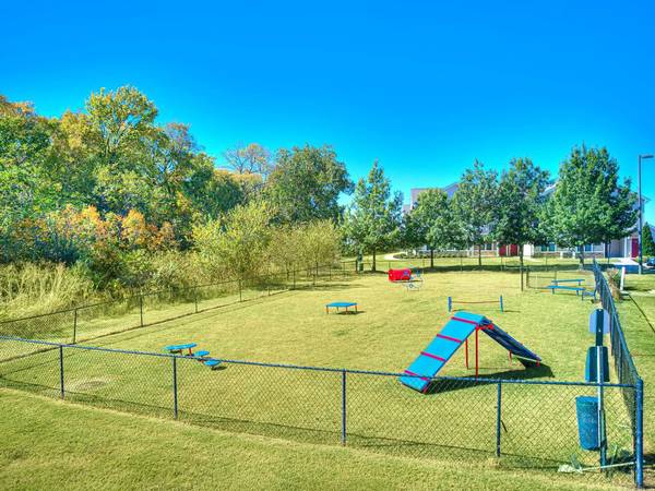 $1,105 / 1br - 821ft2 - Free Car Care Area, 1/bd 1/ba, Tulsa OK63806193489409120