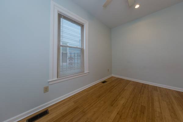 $1,350 / 2br - 1100ft2 - Newly renovated Downstairs 2BR Apt in the hea (Ohio City)63860364083841122