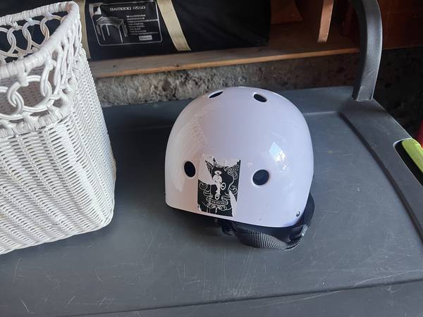 BIKE BUNDLE White Bicycle Helmet for Child/Teen + Handlebar Basket 1