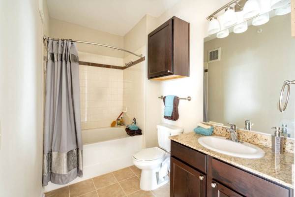 $2,135 / 2br - 1031ft2 - Feel at home your first night! Fall in love with your 2 BR / 2 BA! (Franklin - North)63680375109891121
