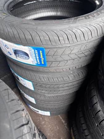 Goodyear Eagle 215/55R17 Tires – Responsive Handling & Control 1