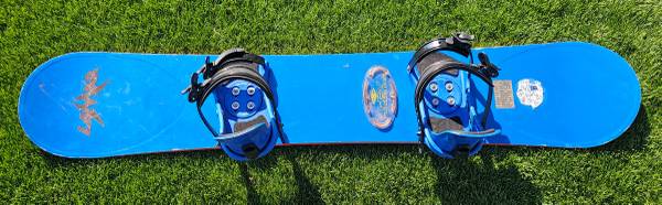 Lamar 157 snowboard with bindings 1