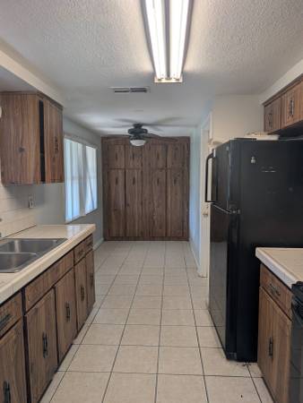 $1,400 / 2br - House for rent63976137026307122