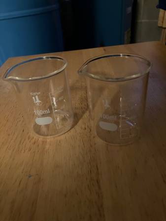2 Glass Beakers - Moving Sales 1