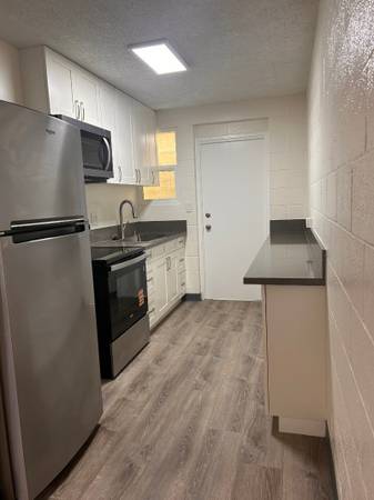 $2,040 / 2br - 650ft2 - Renovated Two Bedroom Apartment In Waipahu (94-111 Pupunohe St, Waipahu, HI)63686691519873121