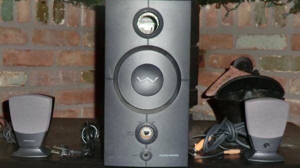 Harmon Kardon Hi-End Speaker System For Computer/Sound System. 1