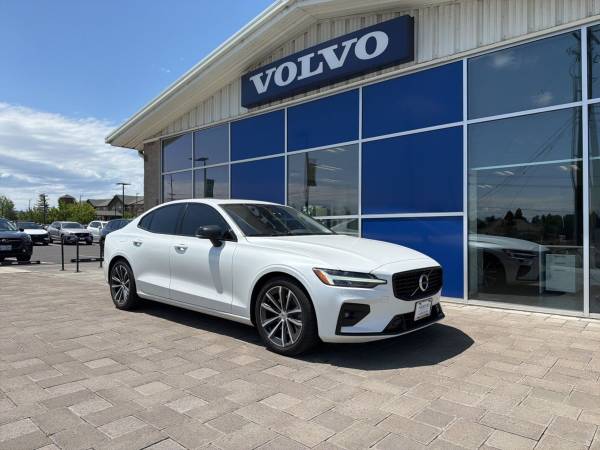 2022 Volvo S60 AWD All Wheel Drive B5 Momentum Sedan 1