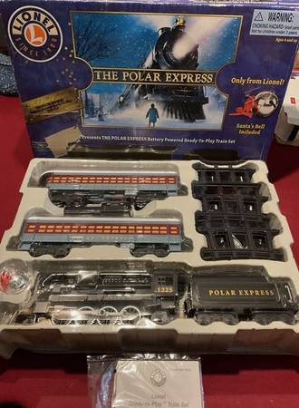 Lionel The Polar Express Ready-to-Play Battery Train Set G Gauge 7-118 1