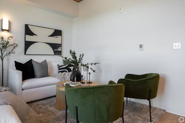 $1,294 / 1br - 448ft2 - Air Conditioning, Walk-in Closet, Large Windows (540 NE 99th Ave, Portland, OR)63672601297665124