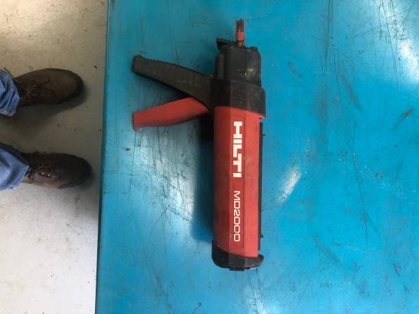 Hilti, glue gun 1