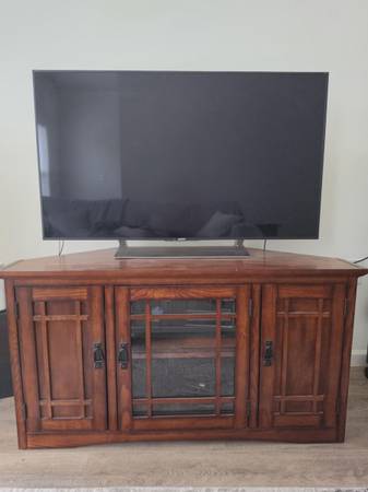 Corner TV stand 1