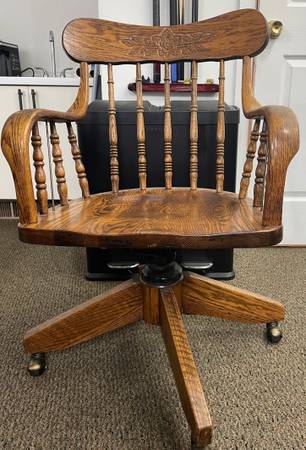 Vintage Solid Oak Swivel Banker’s Chair 1