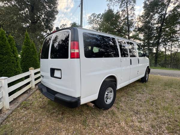 2008 CHEVROLET PASSENGER EXPRESS LT 2500 - $12,50063622014961409124