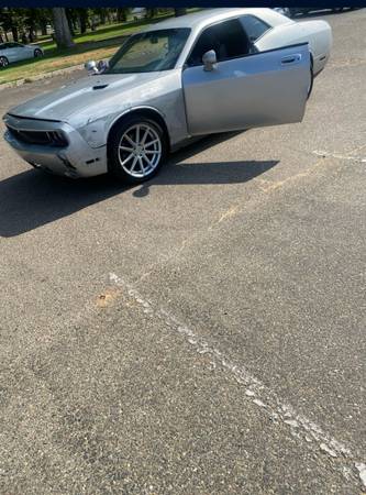 2010 Dodge Challenger - $4,000 (Merced)63435311863041123