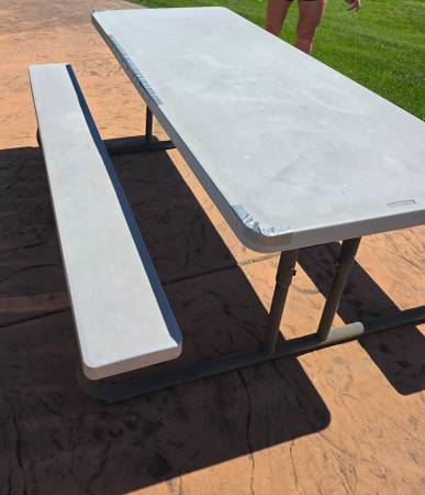 PICNIC TABLE 1