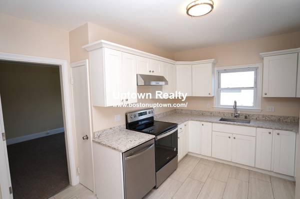 $3,000 / 3br - SEPTEMBER RENT IS FREE!  Modern 3BR with Free Washer/Dryer!  NO FEE! (Brighton)63828407347329121