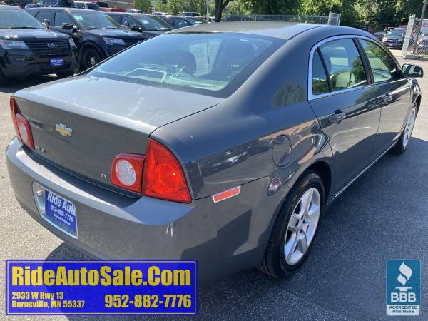 2009 Chevrolet Malibu LT sedán de 4 puertas, confiable, motor 2.4L 4 cilindros, automático, limpio, financiamiento disponible - $4.995 (Ride Auto Sales de Burnsville)63470069025793124