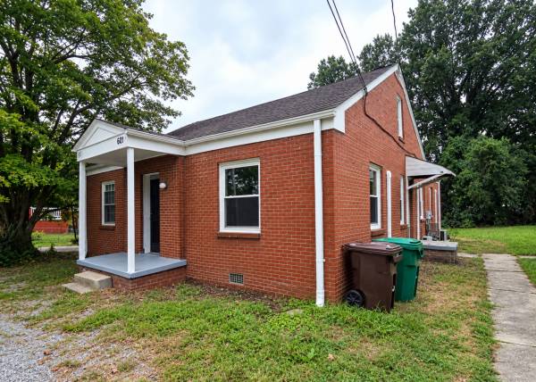Beautiful 2 bedroom available for rent 1