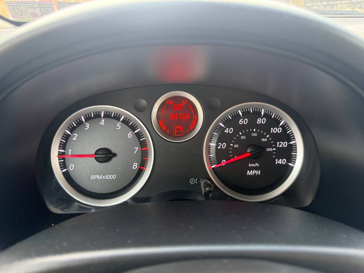 2012 Nissan Sentra  38 k milles clean title