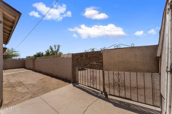 $1,400 / 2br - 1000ft2 - 524 W 11TH ST # 2, (Casa Grande)64024994428929121