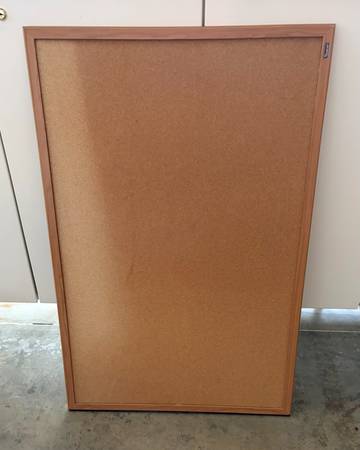 Bulletin Board 2' x 3' 1