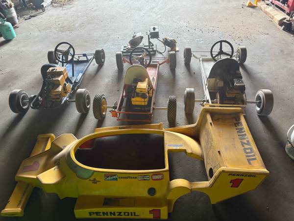 3 Go-karts + extra frame, engine test stand 1