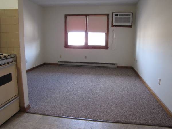 $1,225 / 1br - One Bedroom-Utilities Included! (West Springfield)64017045988738122