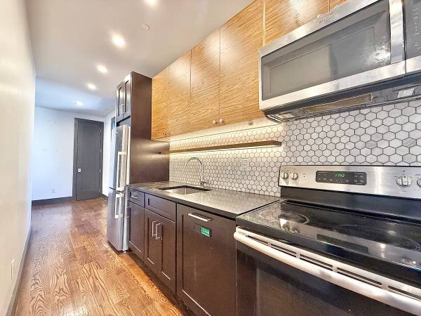 $4,400 / 4br - 4 Bed 2 Bath (Bushwick)63945632907266123