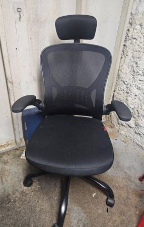 Desk chair very good condition! 1