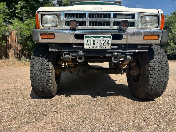 1986 Toyota Pickup - $7,85063442919037441123